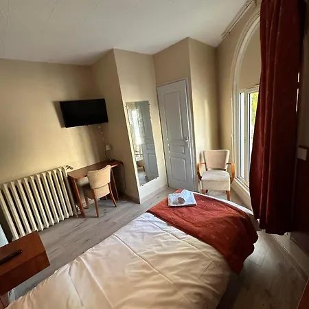 Hotel Victoria *